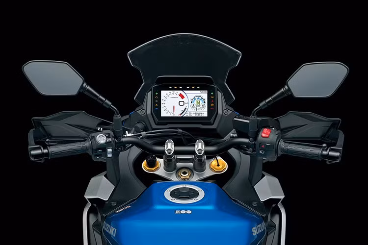 Mẫu xe môtô Suzuki GSX-S1000GX 2025 được trang bị khối động cơ 4 xi-lanh thẳng hàng, dung tích 999cc, 4 thì, DOHC, làm mát bằng chất lỏng.
