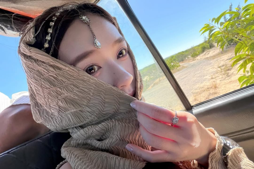 Không chỉ gây ấn tượng về nhan sắc, Karty Chang còn được biết đến là gương mặt trẻ đang lên trong cộng đồng mạng.