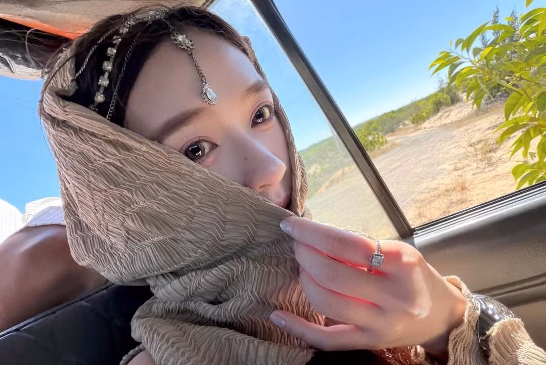 Không chỉ gây ấn tượng về nhan sắc, Karty Chang còn được biết đến là gương mặt trẻ đang lên trong cộng đồng mạng.