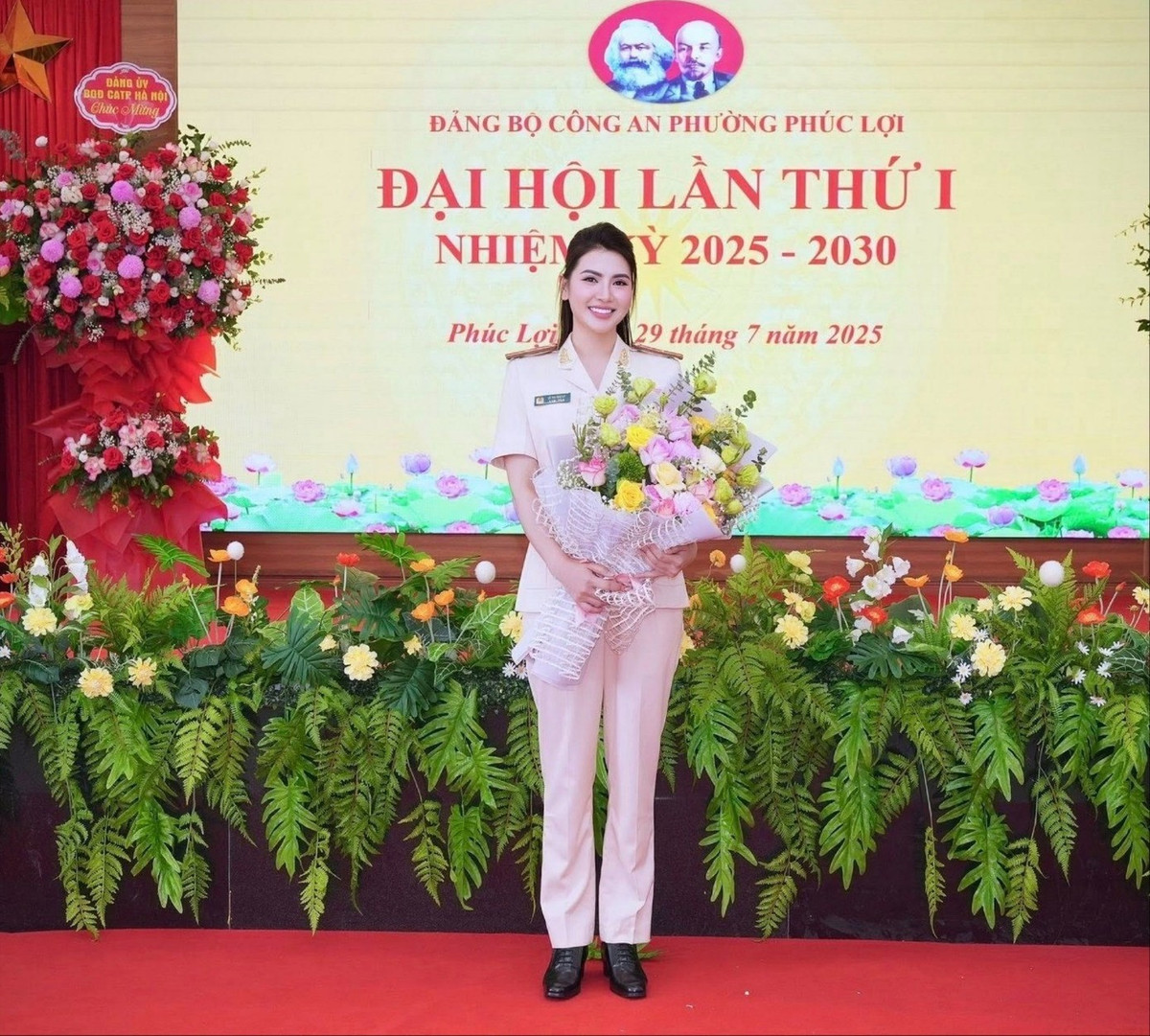 Theo báo Tiền Phong, nữ chiến sĩ công an hóa thân thành "girl phố" là Thiếu tá Lê Mai Ly, sinh năm 1988, đang công tác tại Công an phường Phúc Lợi (Hà Nội).
