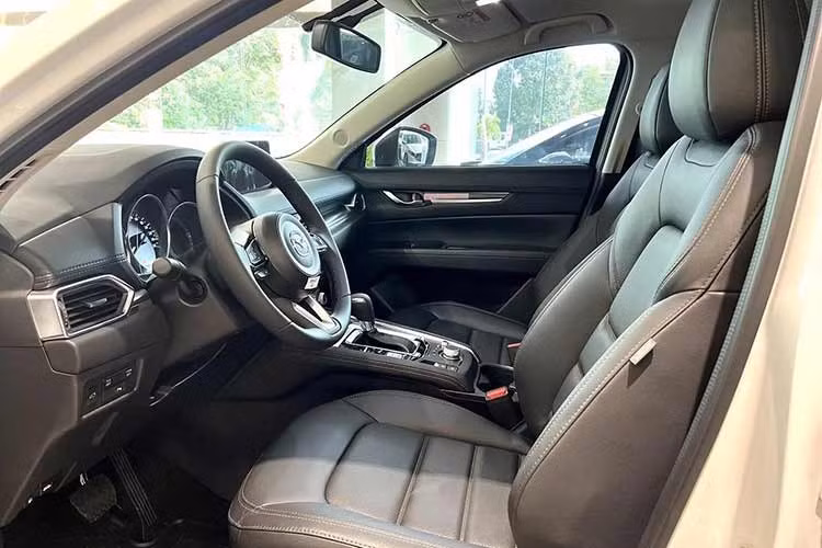 Cùng với đó, không chỉ riêng Ford Territory mà nhiều mẫu xe khác trong phân khúc SUV cỡ C như Hyundai Tucson hay Honda CR-V cũng liên tục triển khai các chương trình ưu đãi, khiến mặt bằng giá bán thực tế của toàn phân khúc bị kéo xuống đáng kể.
