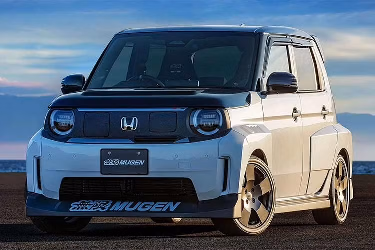 Bên cạnh đó, Honda Super-One cũng được lên kế hoạch phân phối tại nhiều thị trường như Anh, châu Âu, Australia, New Zealand và một số quốc gia châu Á. Điều này mở ra khả năng phát triển các giải đua một dòng xe dành riêng cho mẫu xe điện cỡ nhỏ này.