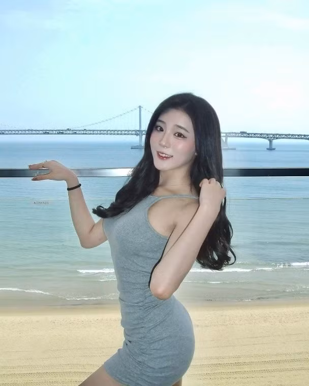 Người hâm mộ chưa kịp hiểu chuyện gì xảy ra thì Xuan Xuan tung một đoạn story với lời lẽ mang tính thừa nhận lỗi lầm, được cho là gửi đến bạn gái hiện tại của người yêu cũ.