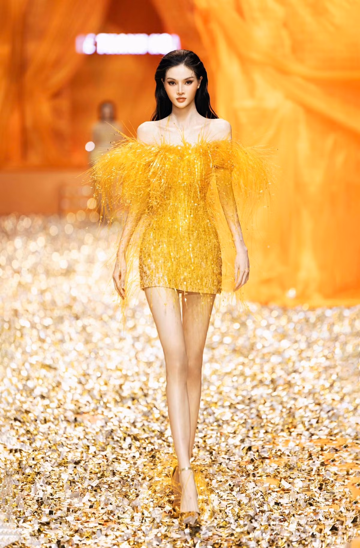 Giữa làn sóng tranh luận về chuẩn đẹp hình thể, Đỗ Hương Giang chọn cách biến vóc dáng mỏng tang của mình thành một tuyên ngôn cá nhân.