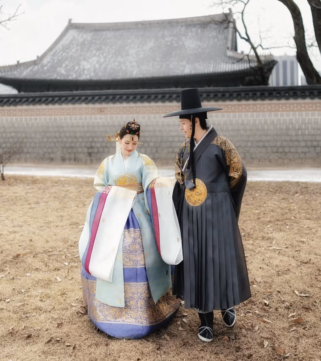 Hiện tại, vợ chồng Joyce Phạm đã có gia đình 4 con. Sau ba bé đầu (2 trai, 1 gái), cặp đôi chào đón thành viên thứ tư vào tháng 6/2025 – một bé trai có tên thân mật là Jayric (bé Rắn). Việc sinh liên tiếp 4 con trong vòng 6 năm, từ năm 20 đến 26 tuổi, khiến Joyce Phạm được cộng đồng mạng ưu ái gọi là “hot mom hợp đẻ”.