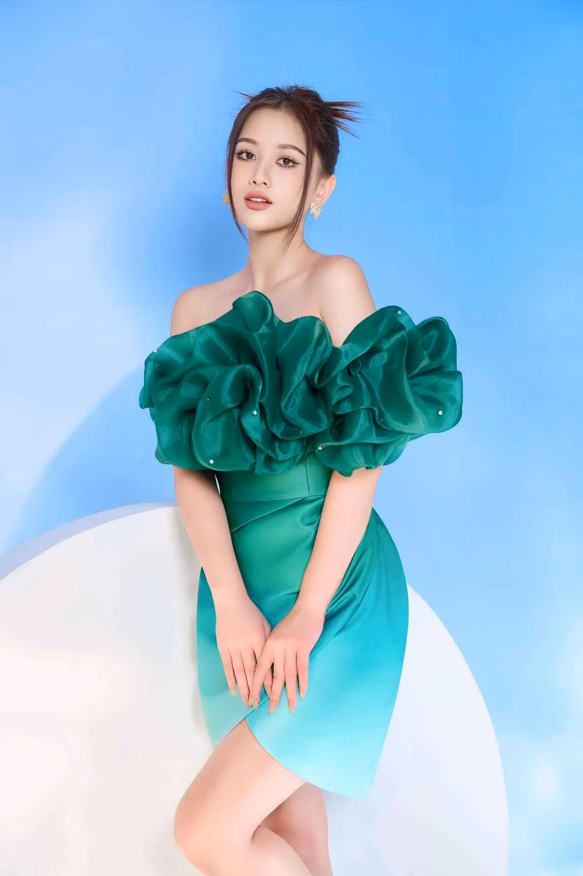 Ngoài ra, hình ảnh chú chó mà Thu Hương ôm trong ảnh cũng trùng khớp với chú chó vốn thường xuyên xuất hiện trên trang cá nhân của Minh Vương.