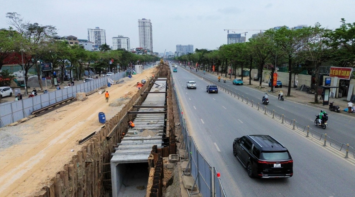 Tổng chiều dài tuyến cống từ trạm bơm đến sông Tô Lịch khoảng 7 km, trong đó 3 km đi theo mương hở và 4 km đi theo cống.