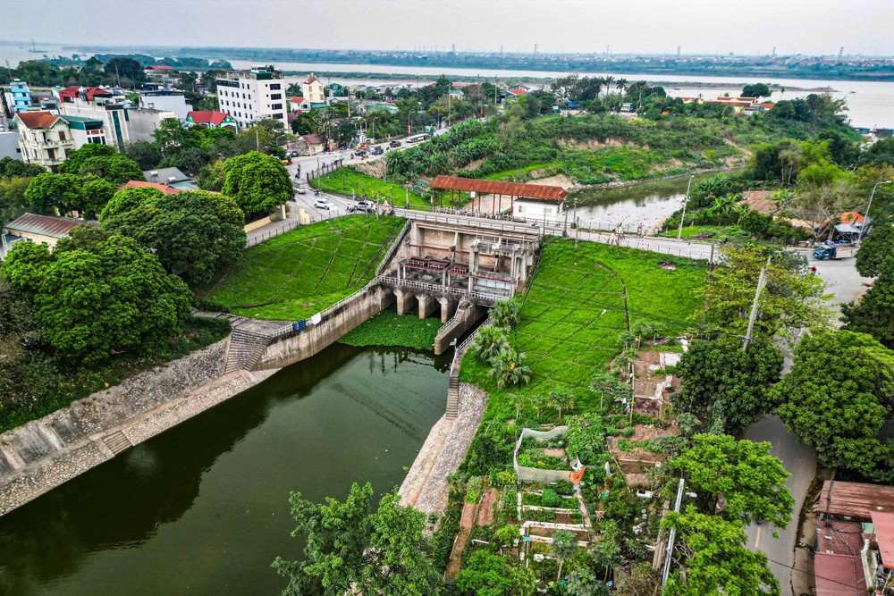 Dự án cải tạo kênh Thụy Phương, bổ cập nước sông Tô Lịch và tăng cường giải quyết úng ngập cục bộ khu vực Resco, Ecohome, Đoàn Ngoại giao, Tây Hồ Tây, Ciputra, đang bước vào giai đoạn tăng tốc. Công trình được phê duyệt tháng 2/2026, tổng mức đầu tư hơn 920 tỷ đồng.