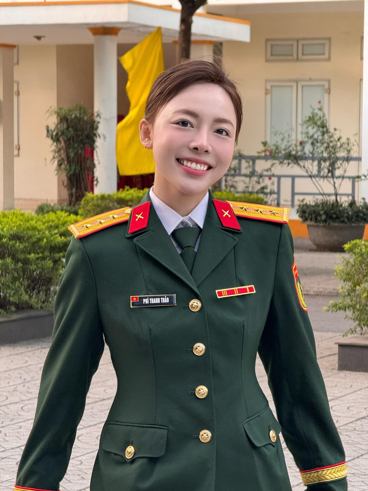 Thực tế, sự thay đổi của Phí Thanh Thảo không quá "lột xác" theo kiểu khác hẳn người cũ, mà là kiểu chỉnh sửa nhẹ một chi tiết nhưng hiệu quả thấy rõ.