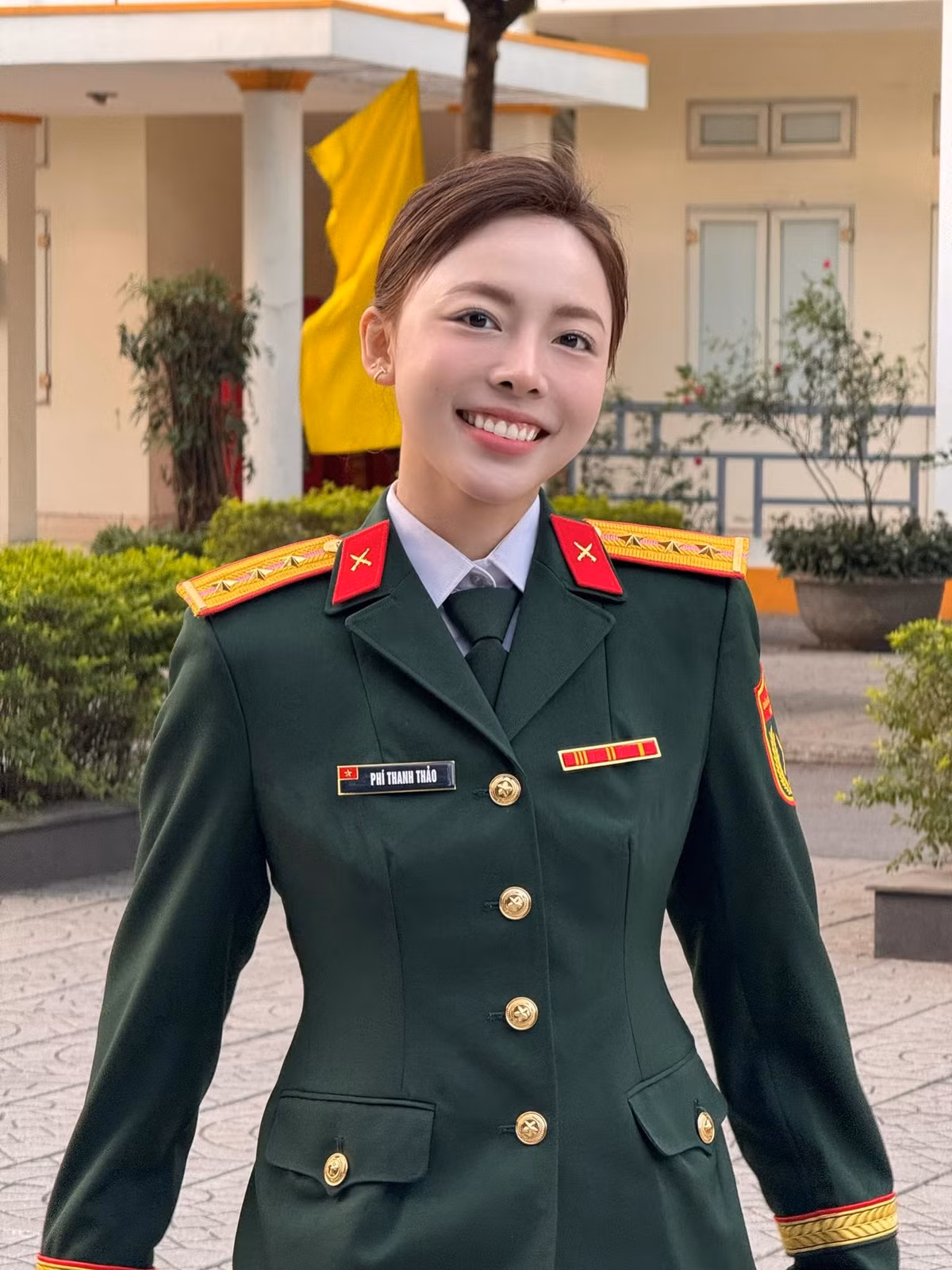 Thực tế, sự thay đổi của Phí Thanh Thảo không quá "lột xác" theo kiểu khác hẳn người cũ, mà là kiểu chỉnh sửa nhẹ một chi tiết nhưng hiệu quả thấy rõ.