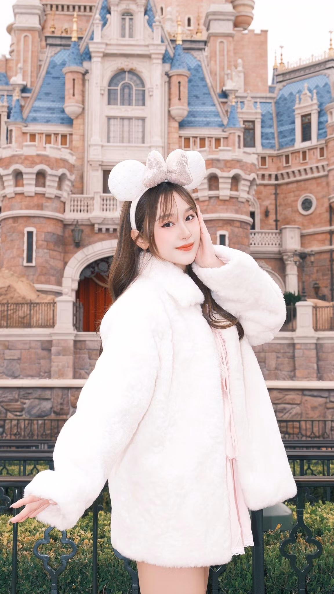 Mỗi khi có thời gian rảnh, Hàn Trang thường lựa chọn đi du lịch nước ngoài hoặc nghỉ dưỡng tại những địa điểm đắt đỏ, nổi tiếng.