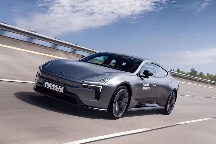 Polestar 5 Dual Motor có giá khởi điểm tham chiếu là 119.900 EUR (khoảng 140.959 USD - 3,69 tỷ đồng) và Polestar 5 Performance có giá 142.900 EUR (khoảng 167.999 USD - 4,39 tỷ đồng). Xe sẽ cạnh tranh với Porsche Taycan và sedan BMW i5.