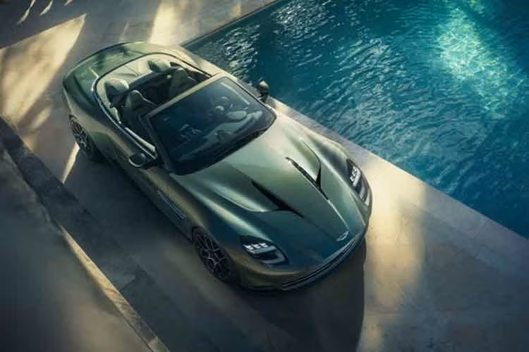 Giá xe vẫn chưa được công bố, nhưng cả hai phiên bản đều được giới hạn ở mức 60 chiếc. Việc giao hàng dự kiến ​​bắt đầu vào quý IV năm 2025, mang đến cho các nhà sưu tập một cơ hội hiếm hoi để sở hữu một trong những cỗ máy kỷ niệm này.