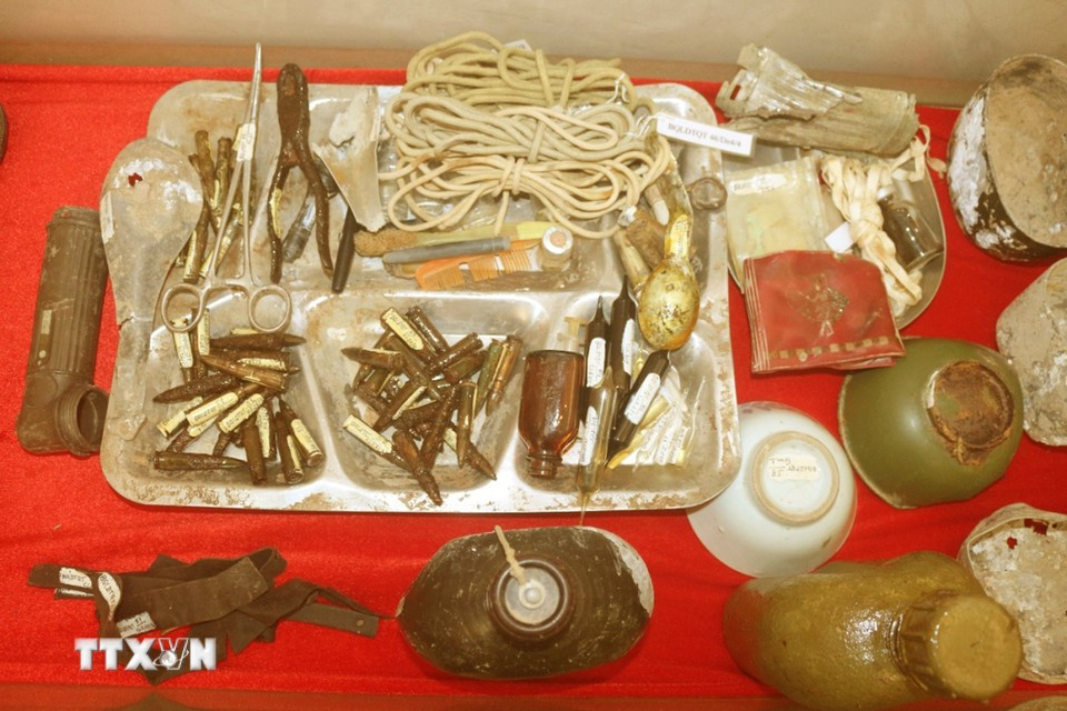 Di vật của liệt sỹ được trưng bày tại Bảo tàng Thành cổ Quảng Trị. (Ảnh: Nguyên Linh/TTXVN)