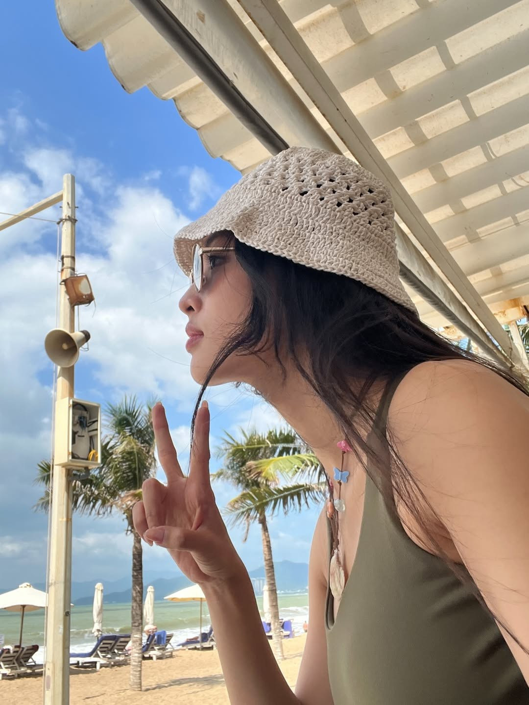 Tháng 10/2025, Lan Thy tiếp tục đảm nhận vai chính trong phim điện ảnh Nhà Ma Xó, nơi cô thể hiện một nhân vật “hỗn”, gai góc và nhiều chiều sâu tâm lý—khác xa hình ảnh thanh thuần từng gắn liền với tên tuổi của cô. Cùng năm, dự án Âm Dương Lộ cũng giúp nữ diễn viên nhận được nhiều lời khen, đặc biệt về nhan sắc mang nét điện ảnh cổ điển, được so sánh với các mỹ nhân Hong Kong như Thư Kỳ hay Củng Lợi.