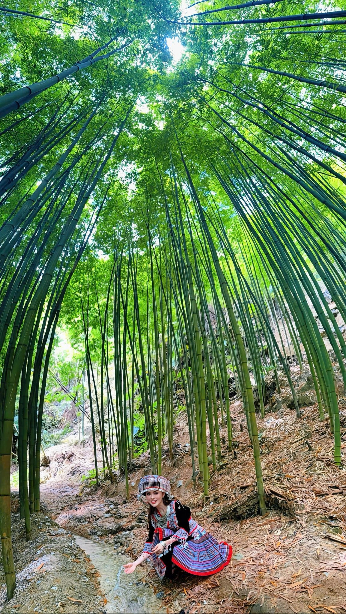 View - Trang Nemo gây chú ý với trang phục dân tộc tại Mù Cang Chải | Báo Tri thức và Cuộc sống - TIN TỨC PHỔ BIẾN KIẾN THỨC 24H