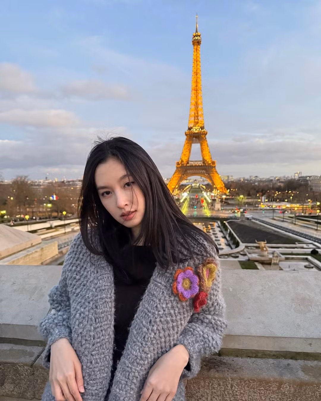 Nổi tiếng là "hoa hậu chuyển giới đẹp nhất Thái Lan" và là biểu tượng nhan sắc của cộng đồng LGBTQ+ Châu Á, Nong Poy (Treechada Petcharat) dù đã bước sang tuổi 39 nhưng vẫn khiến công chúng ngỡ ngàng trước vẻ đẹp "lão hóa ngược" của mình.