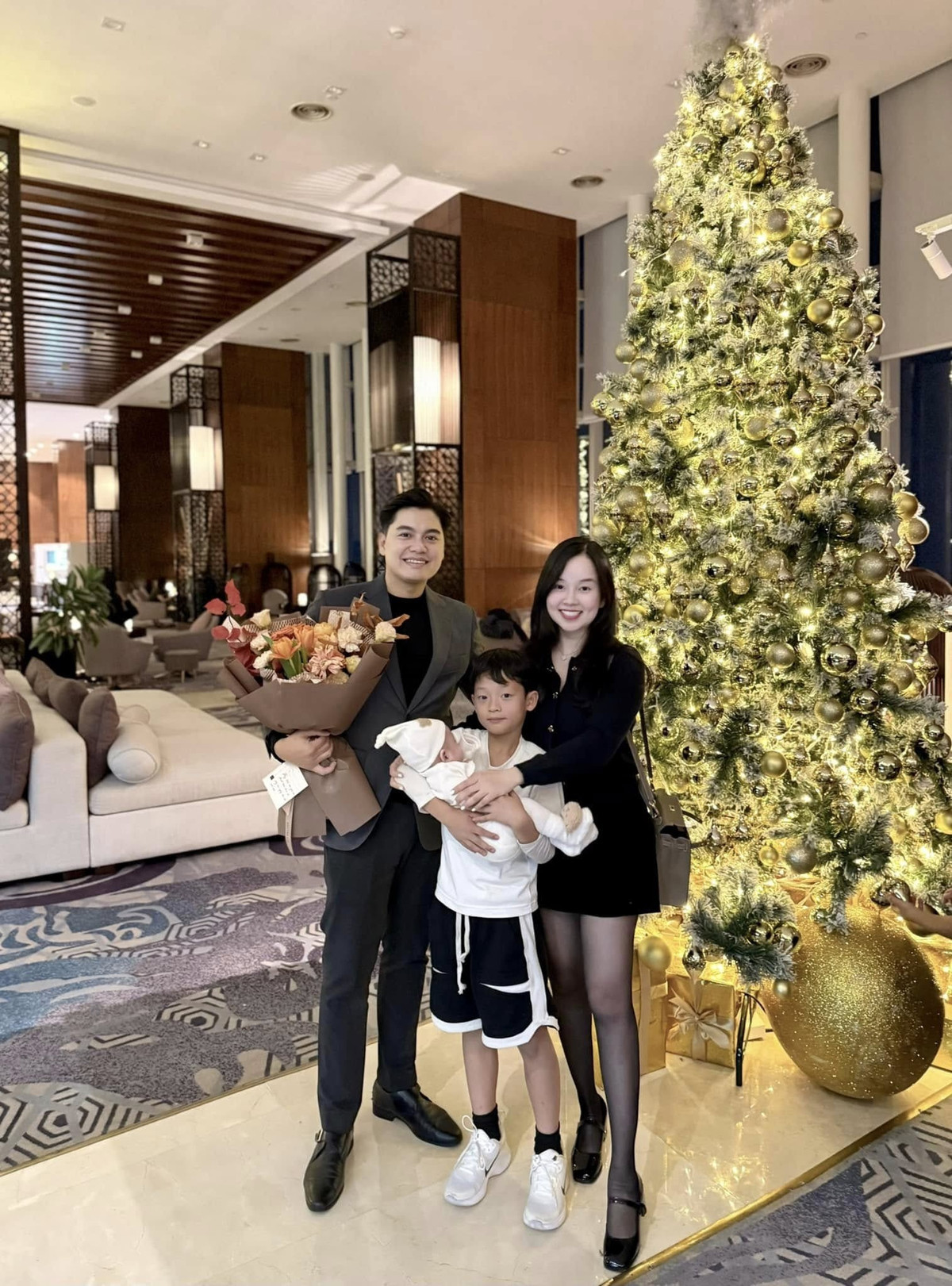 Sau 2 năm theo chồng bỏ cuộc chơi, Ly Kute được nhận xét ngày càng thăng hạng nhan sắc.