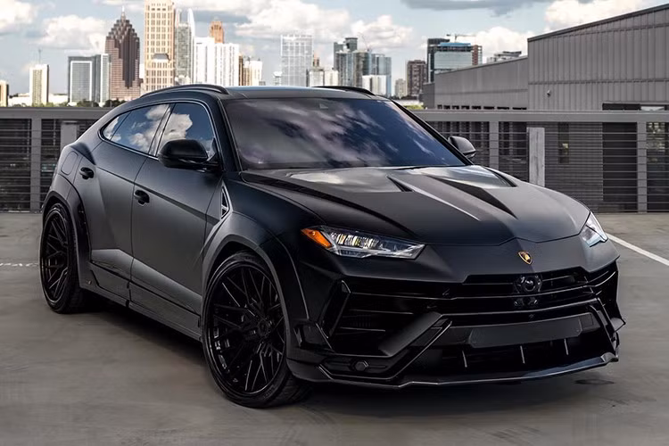 Ngoài ra, Lamborghini Urus SE còn sở hữu cụm pin 25,9 kWh, giúp xe chạy được 60 km mà không cần dùng động cơ xăng. Điều này hứa hẹn sẽ càng làm tăng sức hút cho siêu xe nhà Lamborghini, đặc biệt ở những thị trường ưu đãi thuế cho xe có khả năng vận hành không phát thải khí độc hại.