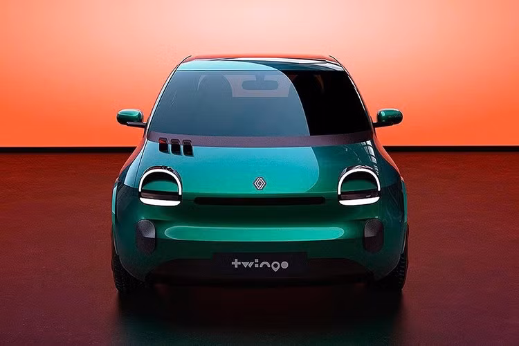 Trở lại năm 2023, giám đốc điều hành lúc bấy giờ của Renault là Luca de Meo đã hứa rằng mẫu xe Twingo mới sẽ có giá khởi điểm dưới 20.000 euro (23.000 đô la - khoảng hơn 600 triệu đồng) trước khi trợ cấp, với hợp đồng thuê chỉ từ 100 euro (115 đô la) mỗi tháng. Liệu những con số đó có còn đúng với thị trường hiện nay hay không vẫn còn phải chờ xem.