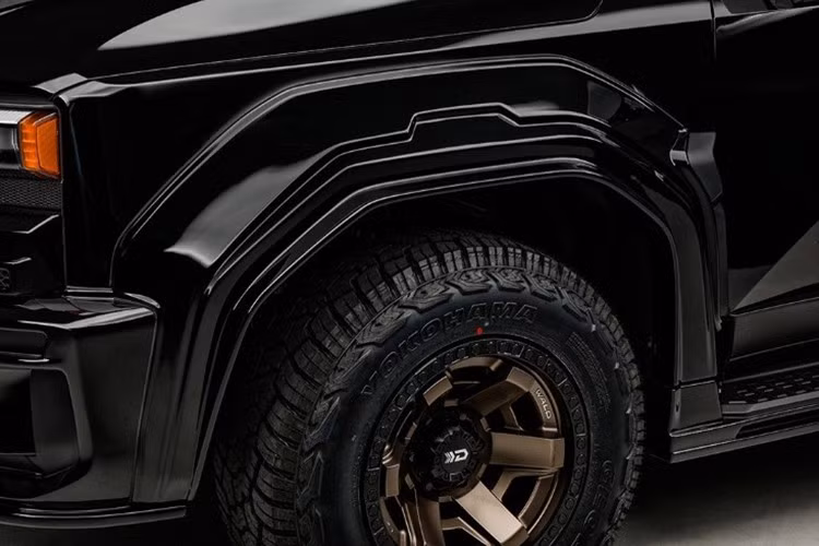 Một số hãng độ xe cũng đã tung ra khá nhiều phụ kiện cho mẫu xe này, giúp biến đổi ngoại hình xe khá mạnh mẽ nhưng nói về các phù thủy, Wald International lại rất ăn ý với các mẫu xe Toyota, và họ vừa ra một diện mạo hoàn toàn mới.