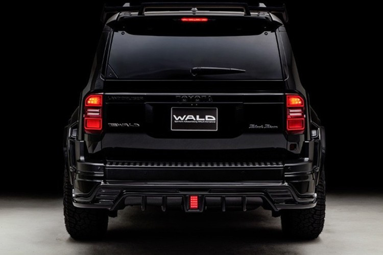 Wald International cung cấp bộ mâm 22 và 24 inch, bọc lốp thường, cũng như một đề xuất mâm 17 inch có thể được bọc cao su đặc để tăng cường độ bám đường khi đường nhựa trơn tru không còn thoải mái nữa.