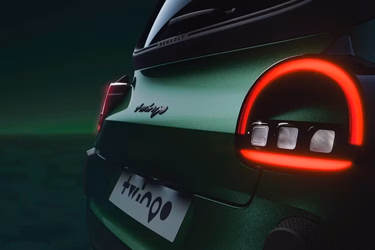 Nhìn chung, đây có vẻ là một nỗ lực được cân nhắc kỹ lưỡng khác của đội ngũ thiết kế Renault, theo bước mẫu xe R5 lớn hơn một chút đã thu hút sự chú ý nhờ kiểu dáng gọn gàng.