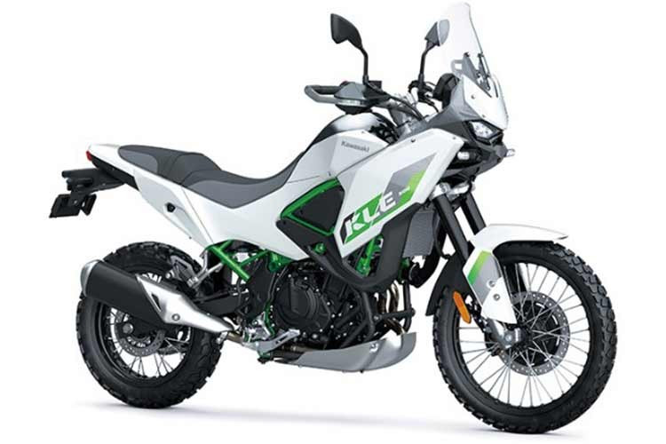Kawasaki KLE500 2026 mới ra mắt Đông Nam Á, cụ thể là Thái Lan thiết kế không đi theo lối thiết kế phô trương hình thức đơn thuần. Ngôn ngữ tạo hình đậm chất rally với từng chi tiết đều phục vụ trực tiếp cho khả năng vận hành đa địa hình.