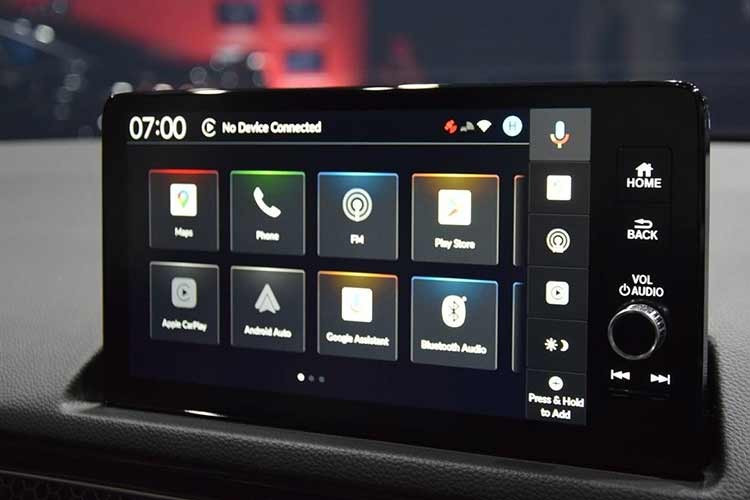 Các nâng cấp đáng chú ý khác bao gồm sạc không dây, hệ thống âm thanh Bose 12 loa (bản e:HEV RS), cổng sạc USB-C tiêu chuẩn, Honda Connect cùng nhiều tính năng bổ sung cho gói hỗ trợ lái an toàn Honda Sensing.