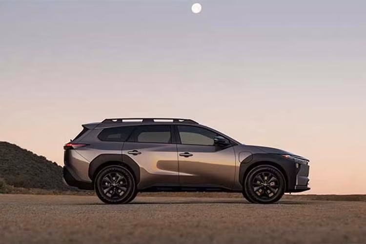 Không đơn thuần là bản nâng cấp ngoại hình, bZ Woodland được tái định vị rõ ràng theo hướng SUV điện dành cho các hoạt động dã ngoại, với hệ dẫn động AWD tiêu chuẩn, công suất 375 mã lực và khả năng kéo gần 1,6 tấn.