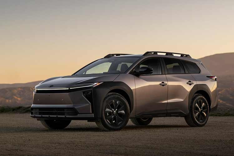 Toyota tiếp tục mở rộng danh mục xe thuần điện bằng việc giới thiệu mẫu SUV bZ Woodland 2026, phiên bản mang phong cách địa hình mạnh mẽ nhất trong gia đình xe điện bZ của mình.