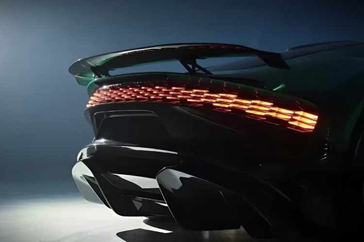 Dựa trên những hình ảnh nhá hàng được công bố cho đến nay, Vacuum của Dreame Auto dường như là một siêu xe điện thuần túy với thân dài và thấp, cùng bộ dè rộng. Hệ thống đèn pha phía trước gồm bốn đèn LED ban ngày nằm ngang rất giống Bugatti Mistral, trong khi cản trước có các khe hút gió lớn và các chi tiết khí động học bên hông.