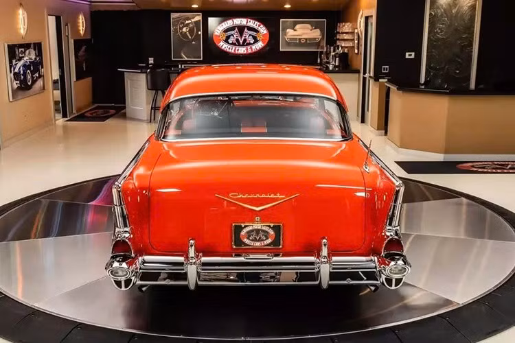 Nếu có một yếu tố của chiếc xe mà chúng ta thực sự muốn các nhà sản xuất hiện đại lấy cảm hứng, thì đó không phải là kiểu dáng hay sức mạnh động cơ mà là những chi tiết tỉ mỉ mang đậm chất thủ công như Chevrolet Bel Air.