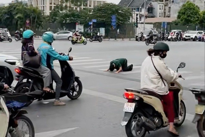 Chỉ sau một ngày đăng tải, video này nhận được hơn 30.000 lượt xem cùng nhiều bình luận trái chiều.