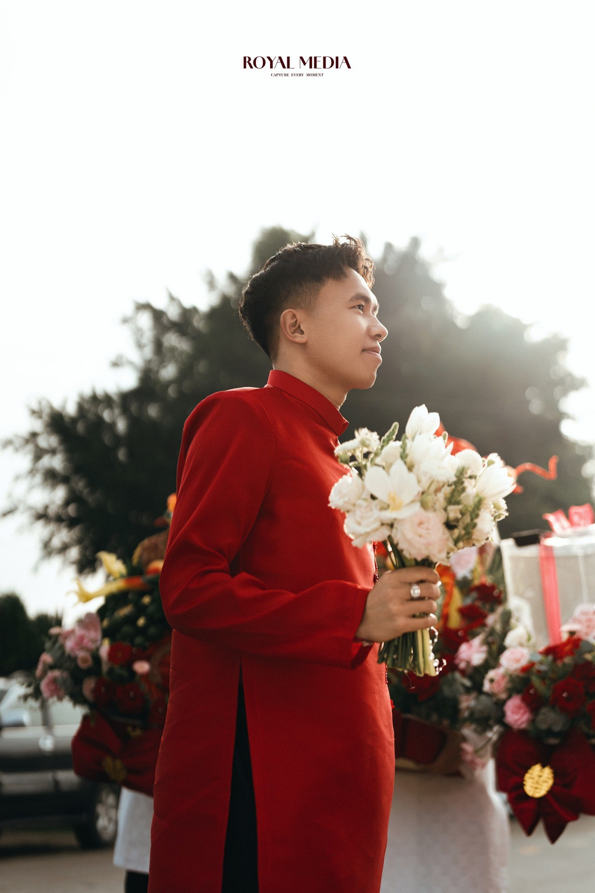 Sau khi công bố thông tin, Minh Khoa và vợ sắp cưới đã nhận được vô số lời chúc mừng từ bạn bè, đồng nghiệp.