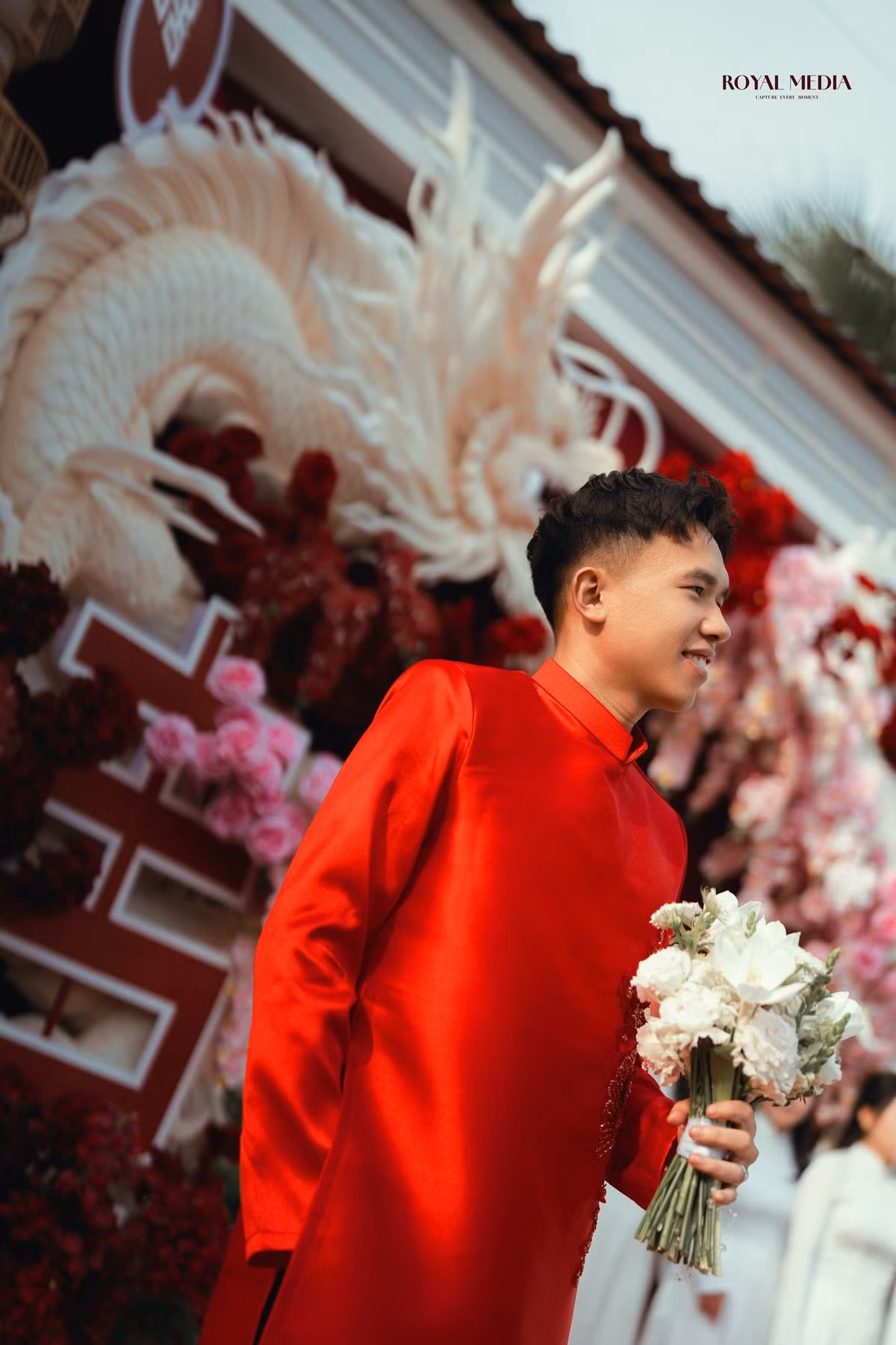 Minh Khoa và Thanh Ngân bén duyên từ thời học sinh, cùng nhau trải qua những ngày tháng đồng hành trong cuộc sống và sự nghiệp, và giờ đây chính thức về chung một nhà.