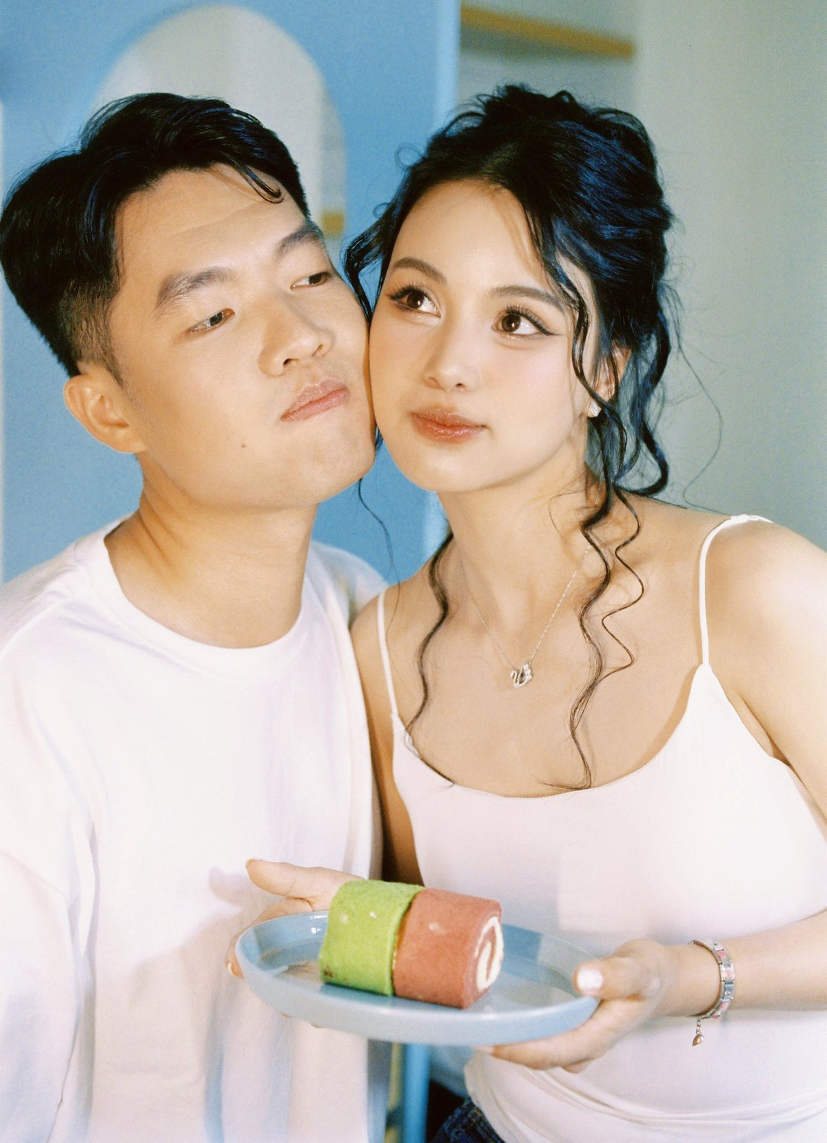 Chuyện tình của Ánh Nguyệt và Đức Phát được nhiều người ngưỡng mộ bởi sự kín tiếng nhưng bền chặt. Cả hai đều hoạt động trong môi trường thể thao đỉnh cao, thấu hiểu áp lực tập luyện, thi đấu và luôn ủng hộ nhau trên hành trình theo đuổi đam mê. Những khoảnh khắc đời thường giản dị, cùng nhau xuất hiện tại các sự kiện thể thao hay cổ vũ nhau thi đấu từng khiến người hâm mộ “tan chảy”.