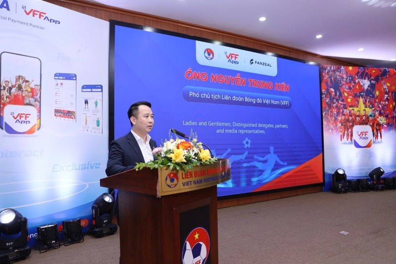 Phó Chủ tịch VFF Nguyễn Trung Kiên phát biểu tại lễ ra mắt. Ảnh: VFF