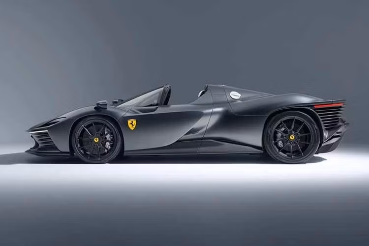 Novitec thực hiện dự án nâng cấp thủ công siêu xe Ferrari Daytona SP3 tại Stetten, Unterallgäu (Đức), nhằm tăng hiệu suất và thay đổi cơ chế vận hành. Ngoại hình của siêu xe được giữ nguyên bởi Daytona SP3 mang nguồn cảm hứng của các mẫu xe cổ điển Ferrari, đặc biệt là chiếc 330 P3/4.