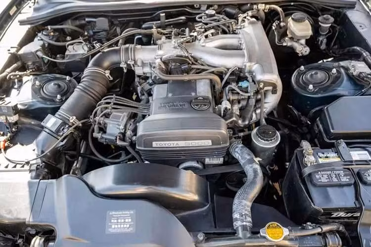 Chiếc Toyota Supra phiên bản kỷ niệm 15 năm 1997 được rao bán trên trang Cars and Bids, nhưng sau một tuần trực tuyến, giá đấu thầu đã dừng ở mức 55.000 USD và không đạt đến mức giá tối thiểu không được tiết lộ. Tuy nhiên, đại lý bán xe đã quyết định chốt giao dịch với giá 60.000 USD,, mức giá này vẫn thấp hơn nhiều so với giá bán thông thường của những chiếc xe cùng loại.