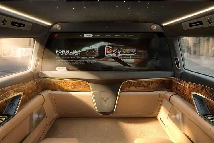 Tất cả nhằm mang đến cho người dùng không chỉ một chiếc xe để di chuyển mà còn là một sản phẩm công nghệ, giải trí và làm việc đỉnh cao để trải nghiệm và hưởng thụ trên mọi hành trình.