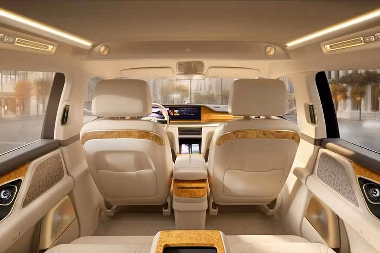 Về công năng, xe được trang bị hàng loạt công nghệ thông minh và tính năng an toàn hiện đại, cùng các tiện ích chỉ có ở xe sang như ghế không trọng lực; cửa đóng mở tự động; hệ thống giải trí đến từ các thương hiệu hàng đầu thế giới...