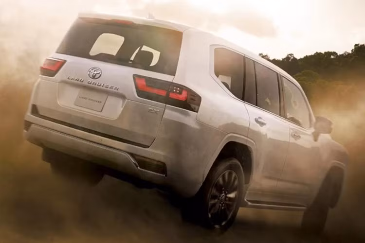 Nếu thông tin trên trở thành sự thật, Land Cruiser PHEV sẽ đánh dấu bước tiến quan trọng trong lộ trình điện hóa của Toyota đối với mẫu SUV off-road nổi tiếng toàn cầu.