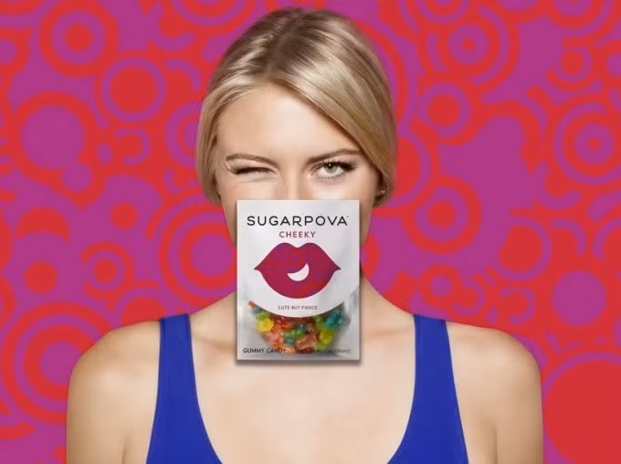 Không dừng lại ở quảng cáo, Sharapova còn đầu tư mạnh vào bất động sản, với loạt tài sản đáng nể: trang trại 8,6 triệu USD ở California, biệt thự 11 triệu USD tại Montecito, và tổ hợp nhà ở Manhattan Beach từng bán cho ngôi sao bóng rổ Luka Doncic với giá 25 triệu USD.