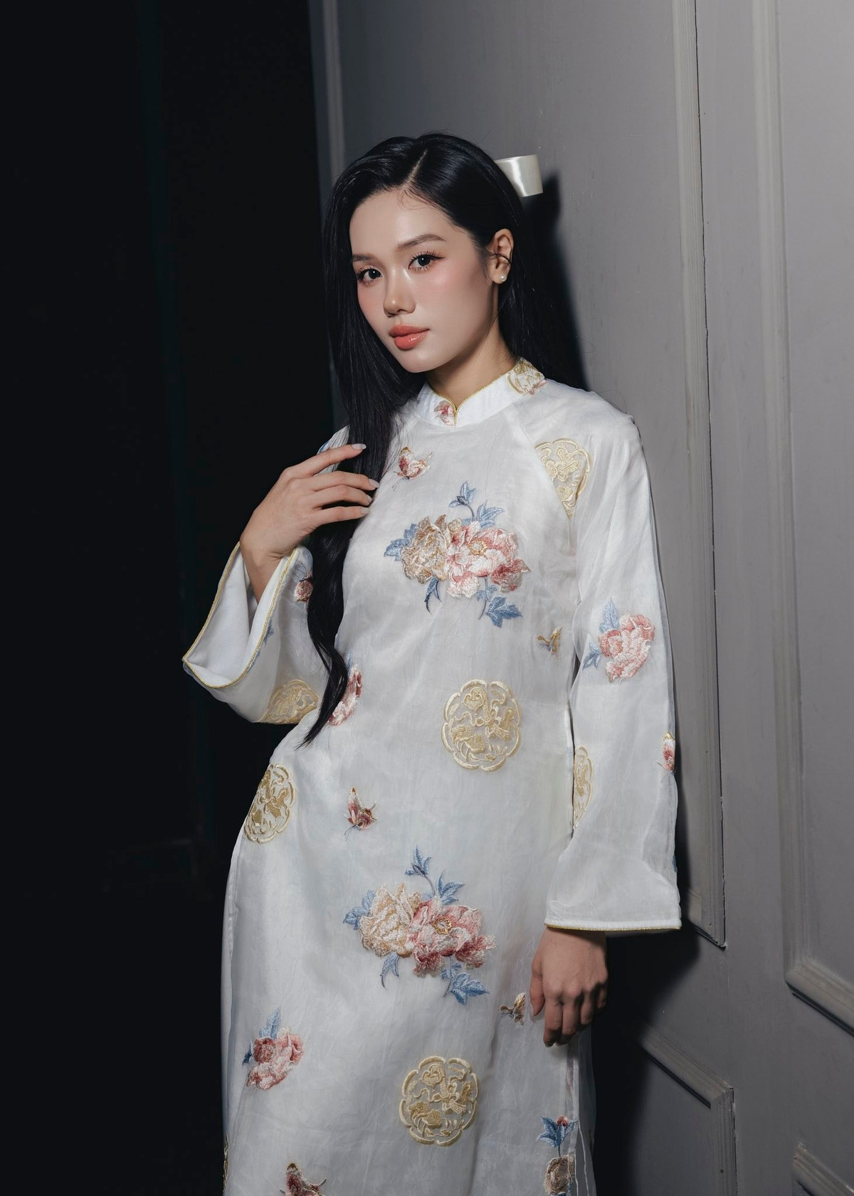 View - Á quân The Face Việt Nam 2018 diện áo dài ra mắt phim mới cực đẹp | Báo Tri thức và Cuộc sống - TIN TỨC PHỔ BIẾN KIẾN THỨC 24H