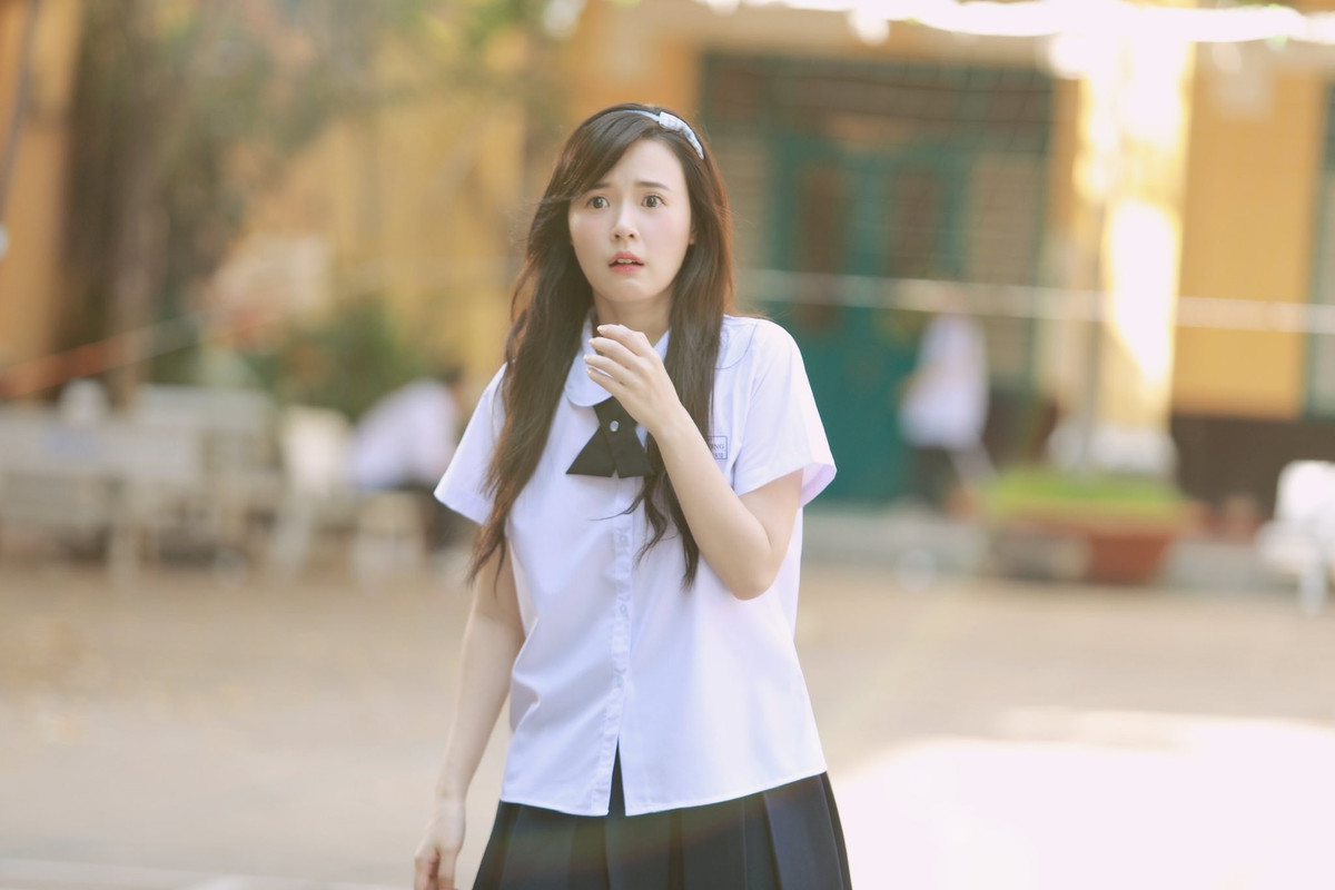 Midu (tên thật Đặng Thị Mỹ Dung, sinh năm 1989) là một trong số ít những hot girl đời đầu hoạt động nghệ thuật tích cực ở thời điểm hiện tại.