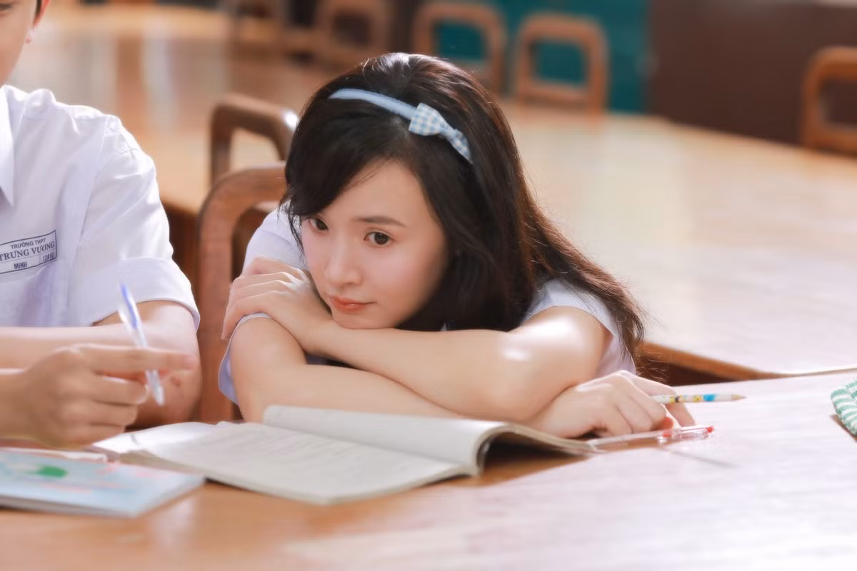 Không chỉ có những thành tựu nhất định ở lĩnh vực diễn xuất, Midu còn nổi tiếng là hot girl có học vấn khủng.