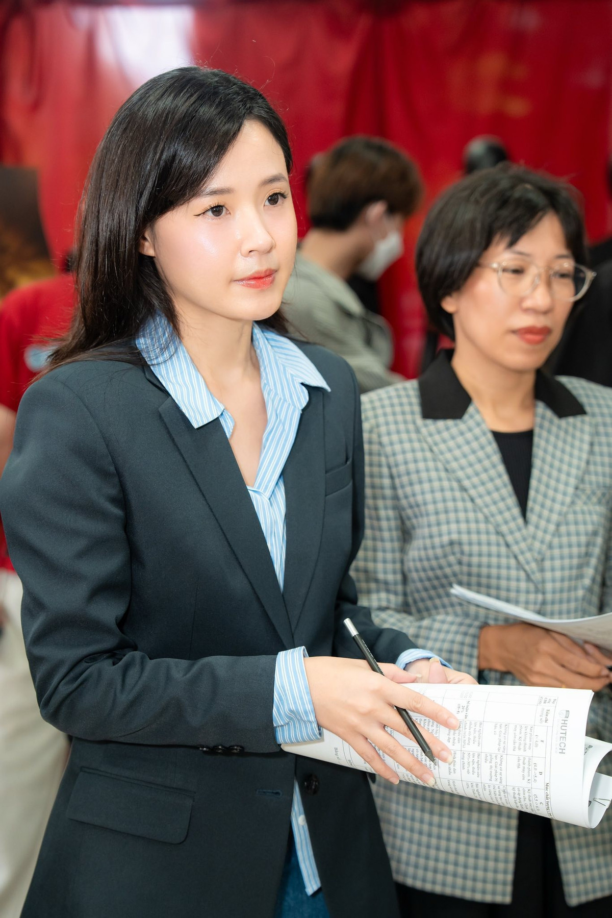 "Tôi yêu thích công việc làm giảng viên và luôn mong muốn được truyền tải những kiến thức về thời trang đến các sinh viên của mình", Midu từng chia sẻ nói. Ảnh sử dụng trong bài: FBNV