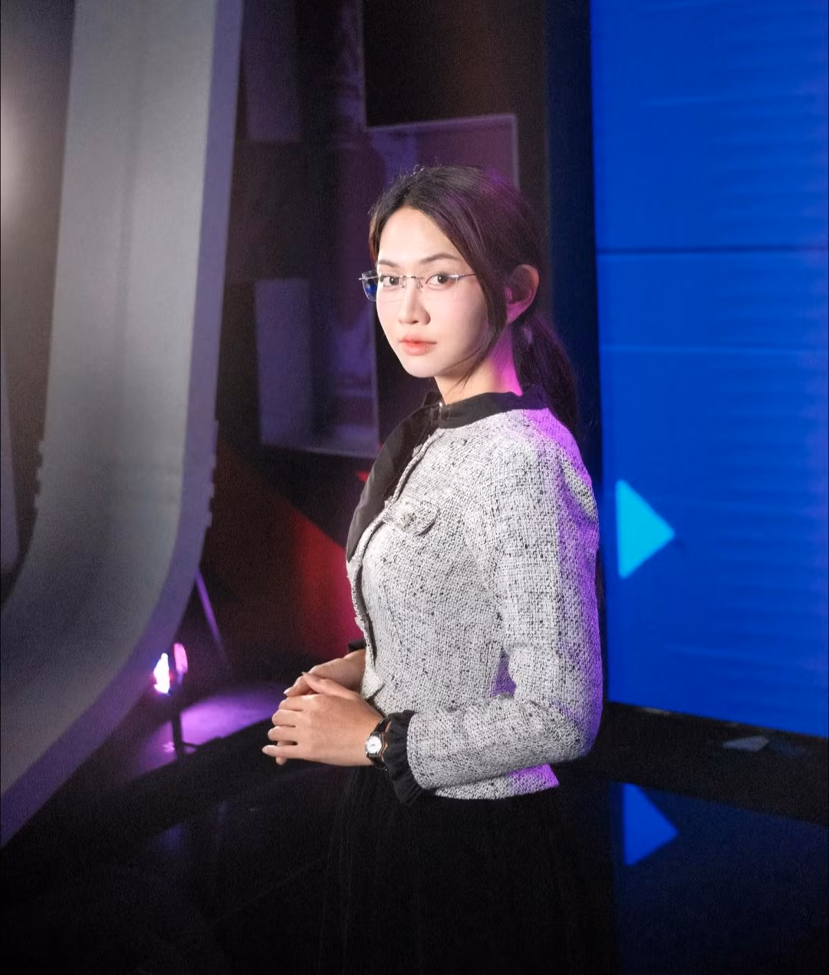 Sự chuyển hướng sang concept mang màu sắc nghệ thuật truyền thống cho thấy Lê Bống ngày càng chú trọng hơn đến hình ảnh, đồng thời sẵn sàng thử sức với những không gian sáng tạo mới.