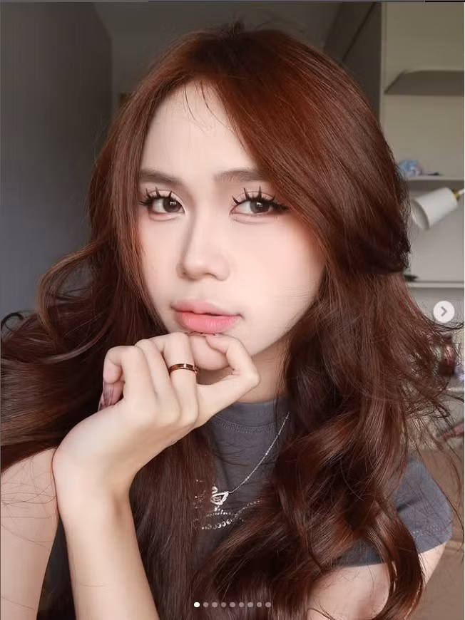 Phần lớn người hâm mộ bày tỏ sự ủng hộ cho diện mạo mới của Kỳ Duyên. Nhiều người để lại nhiều bình luận tích cực, khen ngợi cô nàng đã xinh đẹp và tự tin hơn rất nhiều. Nét mềm mại, tự nhiên của chiếc mũi mới giúp gương mặt mộc của cô trở nên dịu dàng, nữ tính hơn.